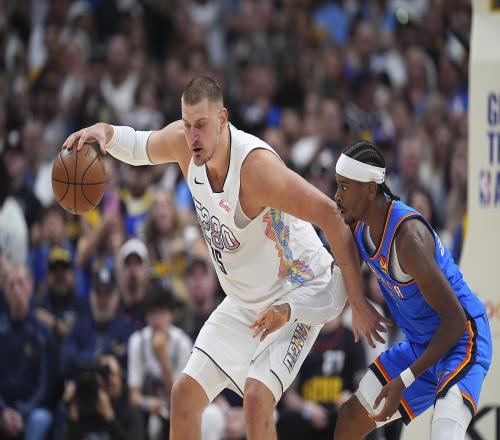 布赖顿与曼,城握手言和,马尔穆什远,香港赛马,香港马会,赛马赛事,马术资讯