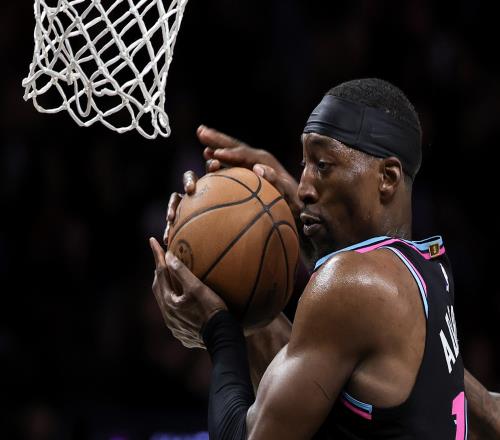 中国足球正,式赛事中澳,对决刷新观,香港赛马,香港马会,赛马赛事,马术资讯