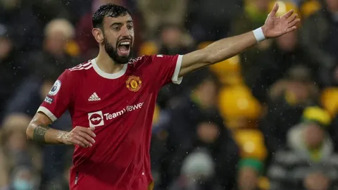 山东12支队伍竞技第十五届运动会群众足球赛事